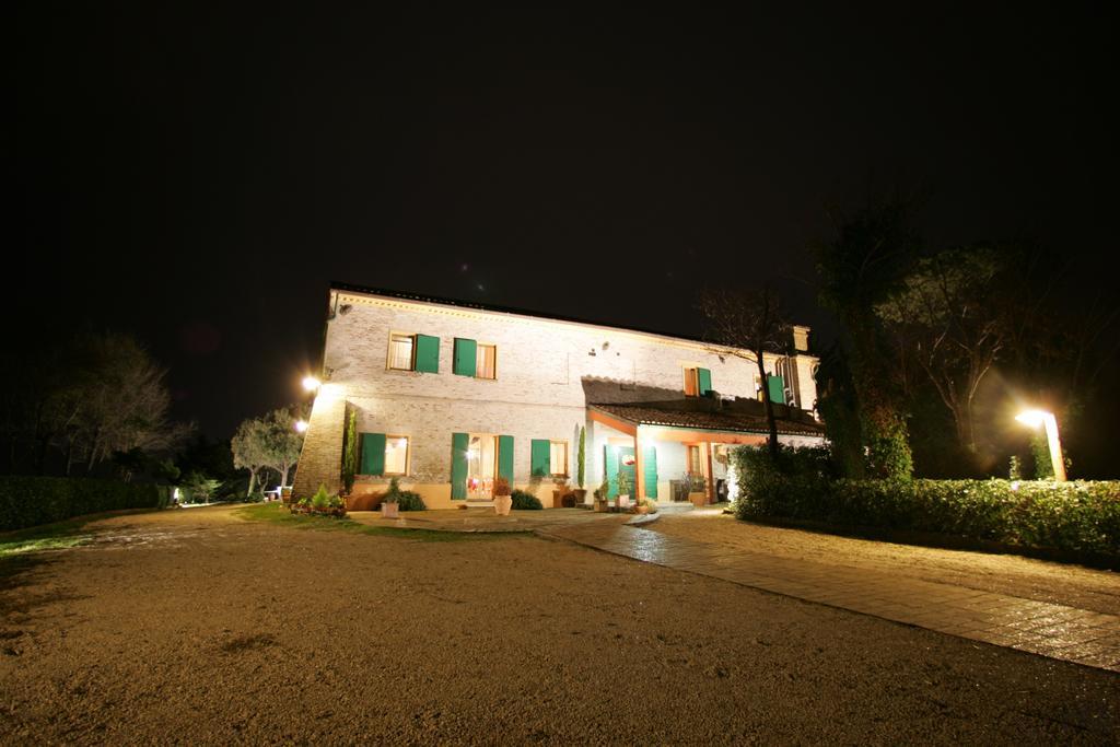 Ristorante Country House Isolabelgatto Vila Fano Exterior foto