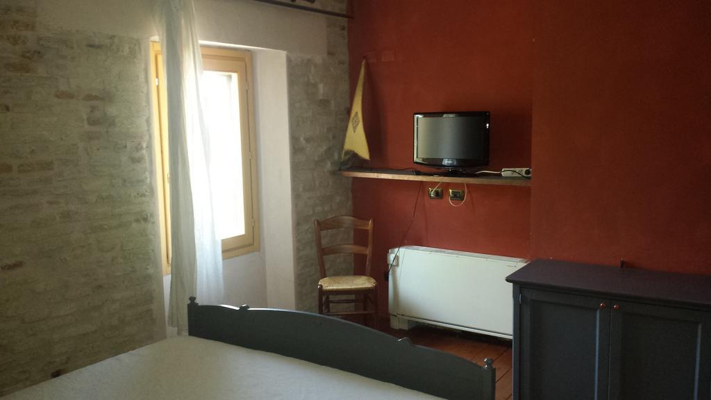 Ristorante Country House Isolabelgatto Vila Fano Quarto foto