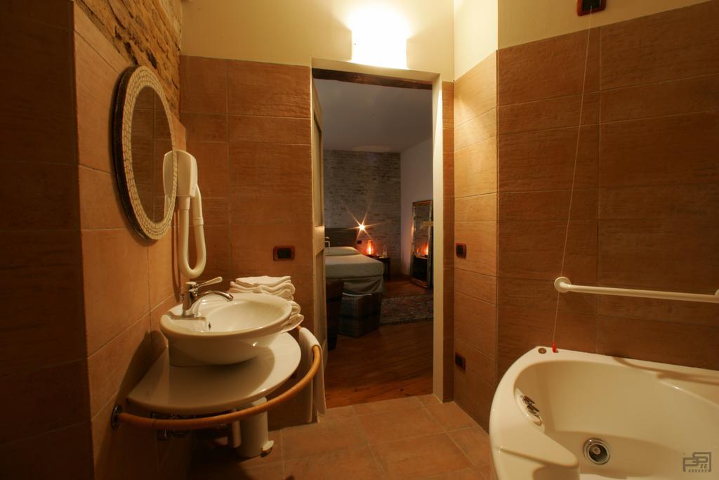 Ristorante Country House Isolabelgatto Vila Fano Quarto foto