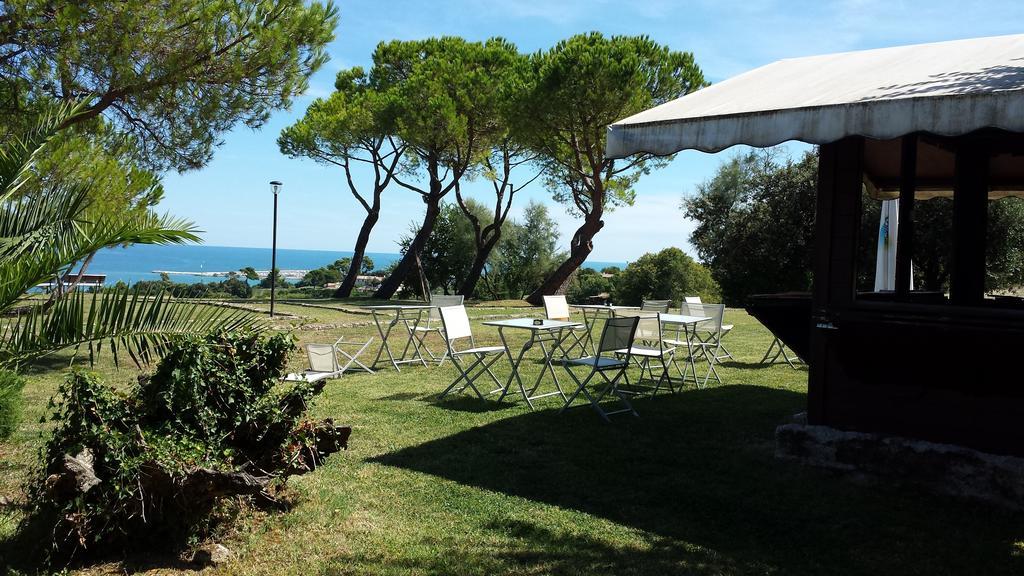 Ristorante Country House Isolabelgatto Vila Fano Exterior foto